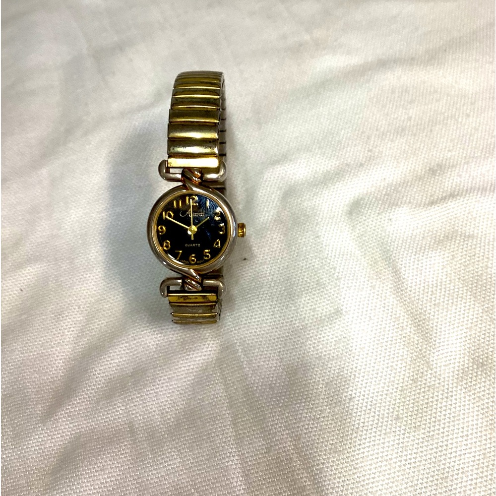 Vintage Avanti women’s gold watch